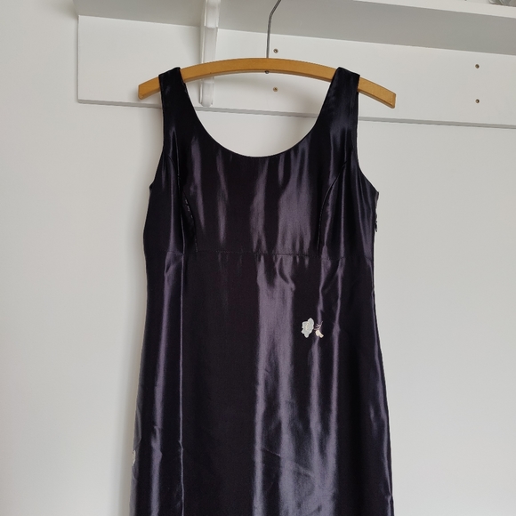 90's Asian inspired black sateen empire waist with floral design - Picture 5 of 10